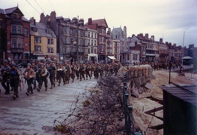 File:Soldiers-english-coast.jpg