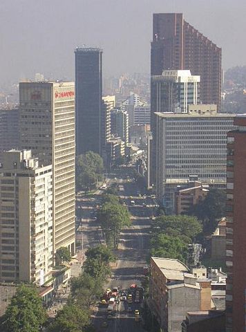 File:7th avenue in Bogot&aacute;.jpg