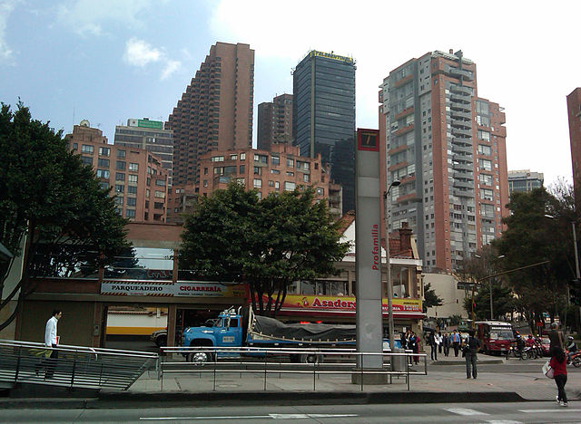 File:Estacion-Profamilia.jpg