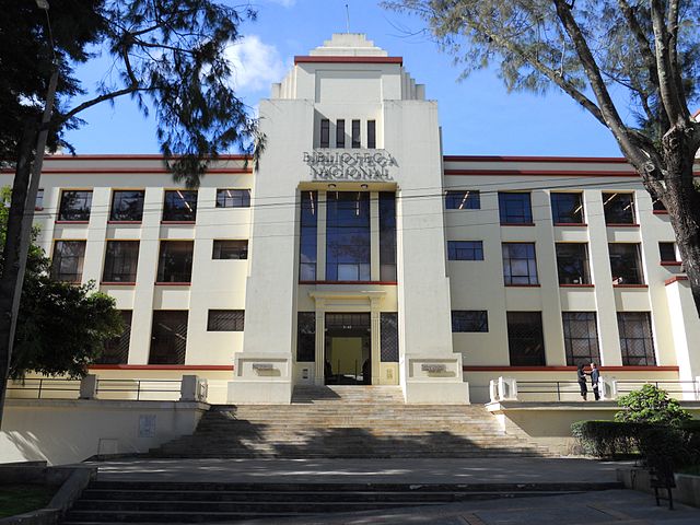 File:Biblioteca nacional Bogot&aacute;.JPG