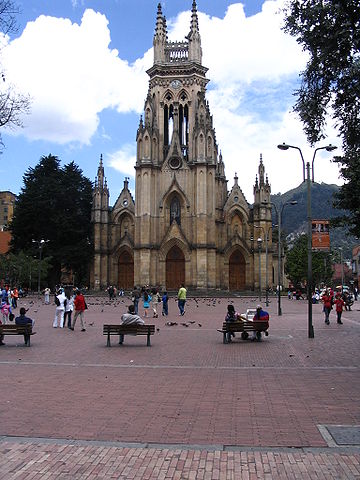 File:Iglesia de Nuestra Se&ntilde;ora de Lourdes - Chapinero.JPG