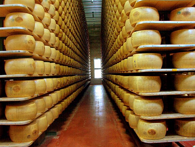 File:Parmigiano reggiano factory.jpg