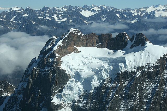 File:Andes bolivianos.jpg