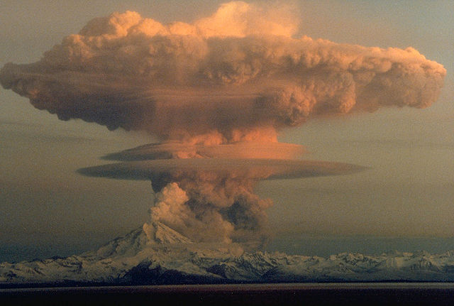 File:MountRedoubtEruption.jpg