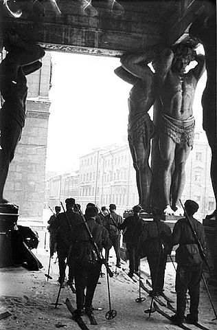 File:Leningrad skiers.jpg