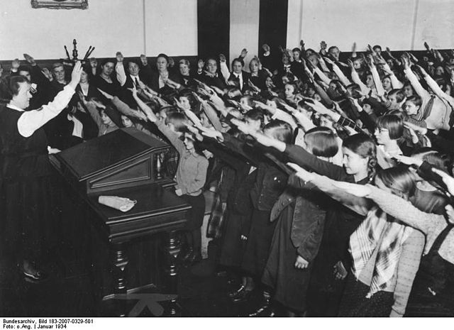 File:Bundesarchiv Bild 183-2007-0329-501, Reichsgr&uuml;ndungsfeier, Schulklasse.jpg