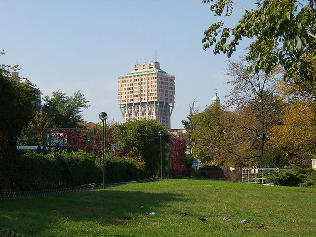 File:Milano Guastalla Velasca.jpg
