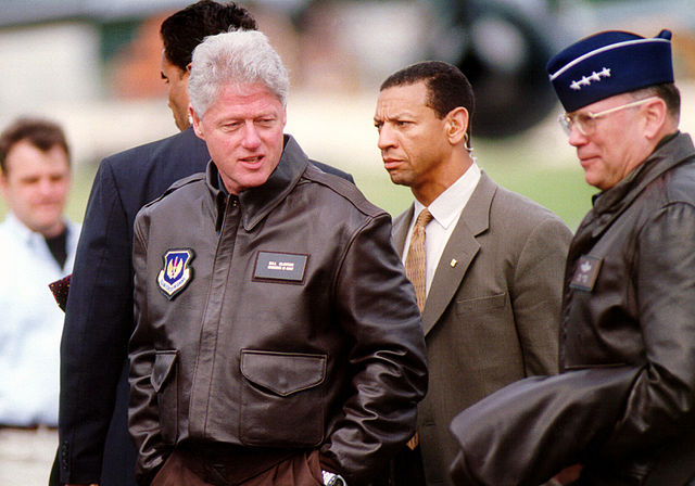 File:President Clinton by Molly Gilliam, 1999 (DOD 990505-F-7597G-005) (514619639).jpg