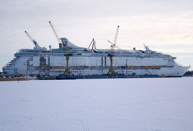 File:Freedom of the seas construction.jpg