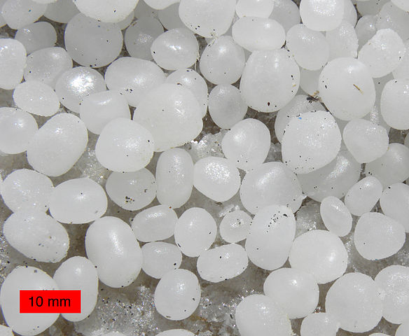 File:Halite Dead Sea Beach Pebbles.JPG