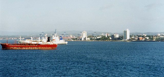 File:Colon Panama.jpg