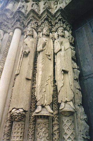 File:Figures from Cathedral of Chartres.jpg