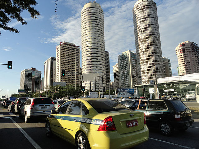 File:T&aacute;xi - Rio de Janeiro, Brasil.jpg