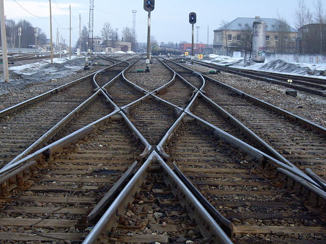 File:P&ouml;&ouml;rangud Tartu raudteejaamas.jpg