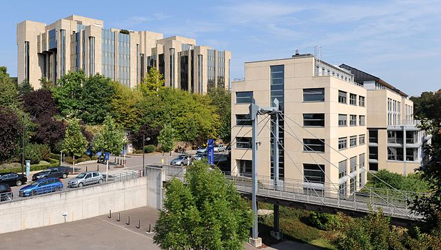 File:Luxembourg Hollerich office buildings 01.jpg