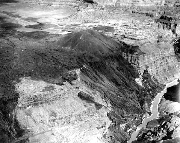 File:Vulcans Throne and Lava Falls in Grand Canyon NP.jpg