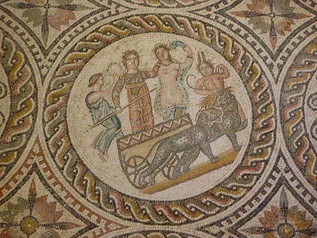 File:Sabratha - Museum mit Funden aus der R&ouml;merzeit, Mosaik 05.jpg