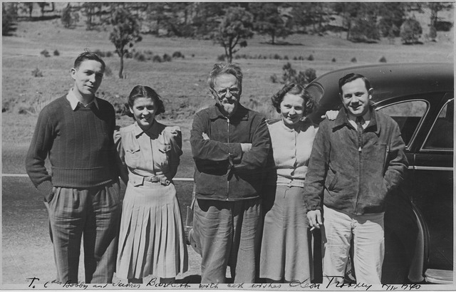 File:Leon Trotsky and American admirers. Mexico - NARA - 283642.tif