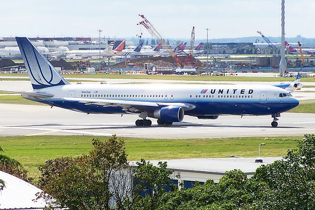 File:N642UA (7065120553).jpg