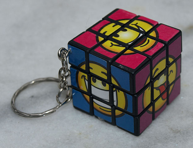 File:Novelty Keychain Rubiks Cube.JPG