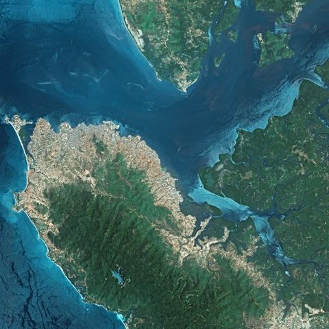 File:Freetown SPOT 1094.jpg