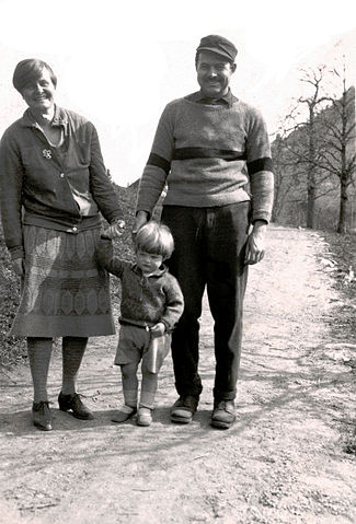 File:Ernest Hadley and Bumby Hemingway.jpg