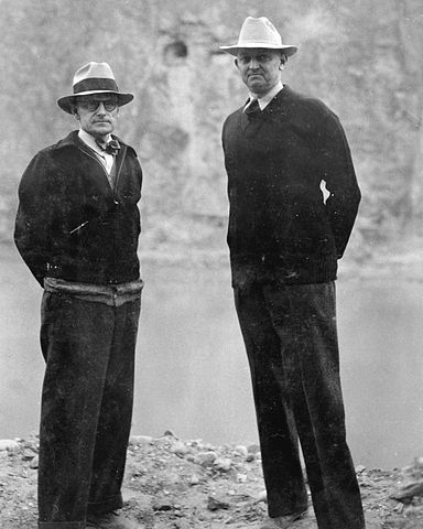 File:FrankCrowe.jpg