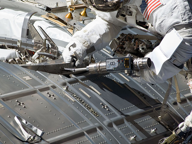 File:STS-124 Garan EVA2.jpg