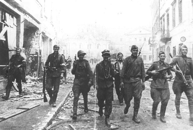 File:19440712 soviet and ak soldiers vilnius.jpg