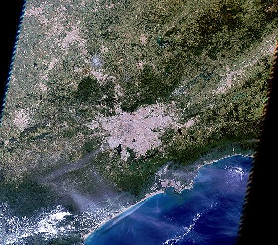 File:S&atilde;o Paulo satellite image, Landsat-5 2010-04-18.jpg