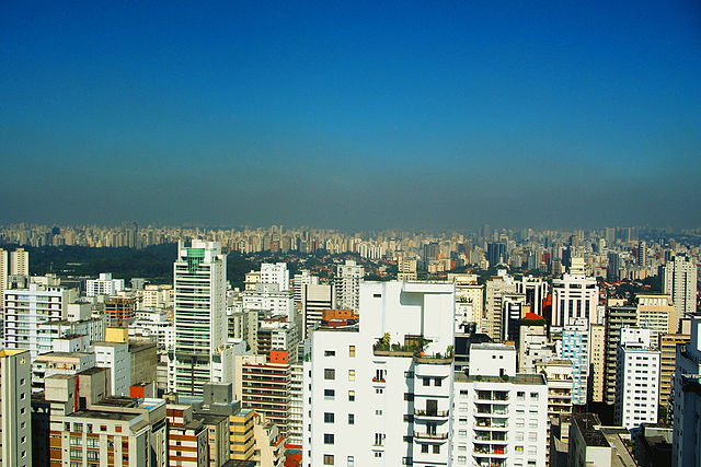 File:Pollution over S&atilde;o Paulo (Jardins).jpg