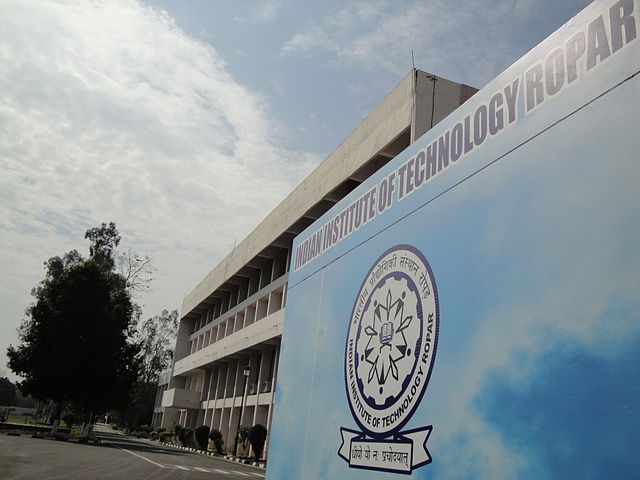 File:IIT Ropar - Main Building of the Transit Campus.JPG