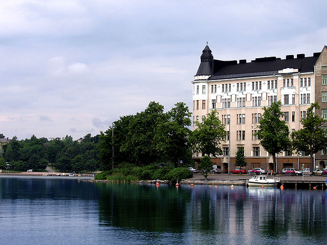 File:HelsinkiToolonlahti.jpg