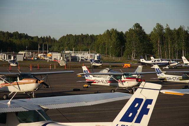 File:Helsinki-Malmi 2008-001.jpg