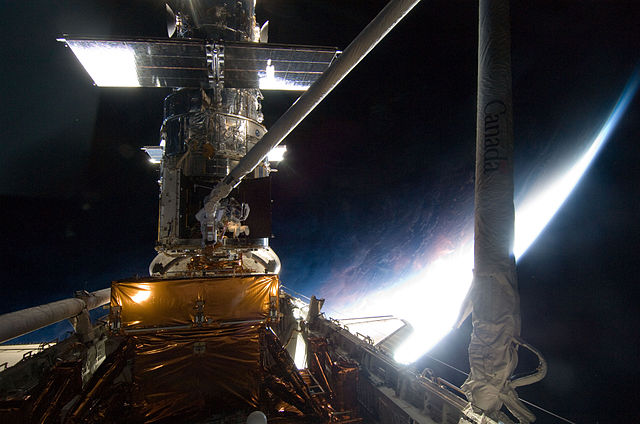 File:STS-125 May 17 EVA.jpg