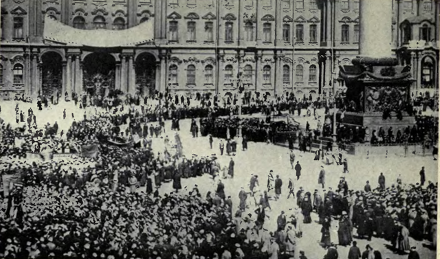 File:Desfile-uno-mayo-II--rusia--russianbolshevik00rossuoft.png