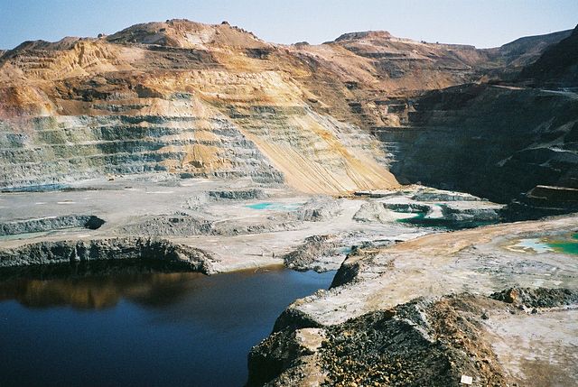 File:Geology of Cyprus-SkiriotissaMine.jpg