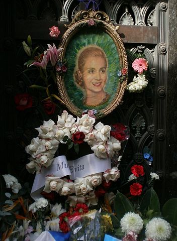 File:Evita 60 Aniversario.jpg