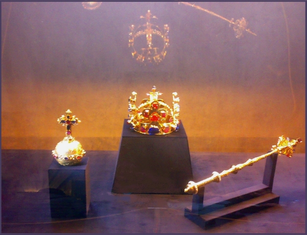 File:Czech crown jewels.jpg