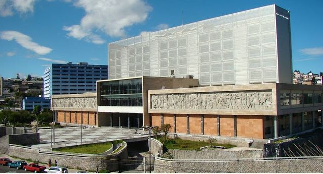 File:Asamblea nacional del Ecuador.jpg