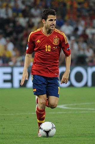 File:Cesc F&agrave;bregas Euro 2012 vs France 02.jpg