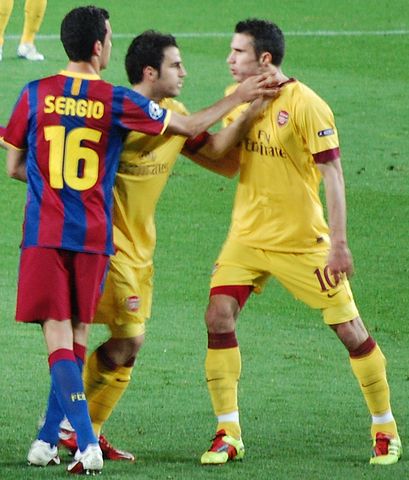 File:Busquets, F&agrave;bregas & Van Persie.jpg