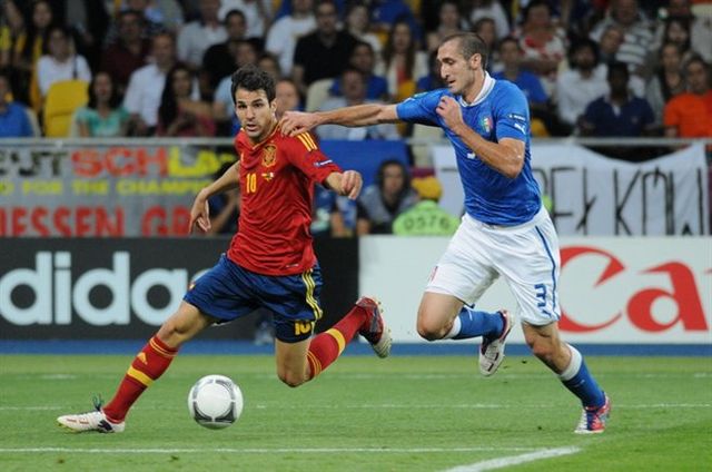 File:Cesc F&agrave;bregas and Giorgio Chiellini Euro 2012 final.jpg