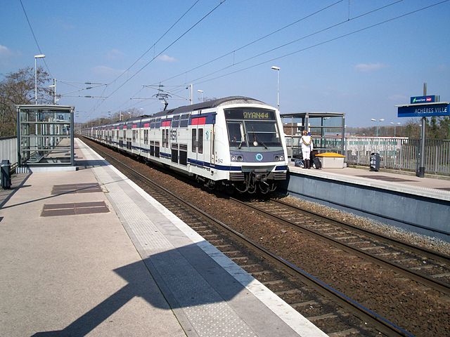 File:RER A - Gare AchèresVille 21.JPG