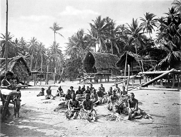 File:Picturesque New Guinea Plate XXXIII - Kerepunu Women at the Market Place of Kalo.jpg