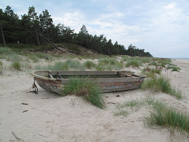 File:Kolka, pl&aacute;ž.jpg