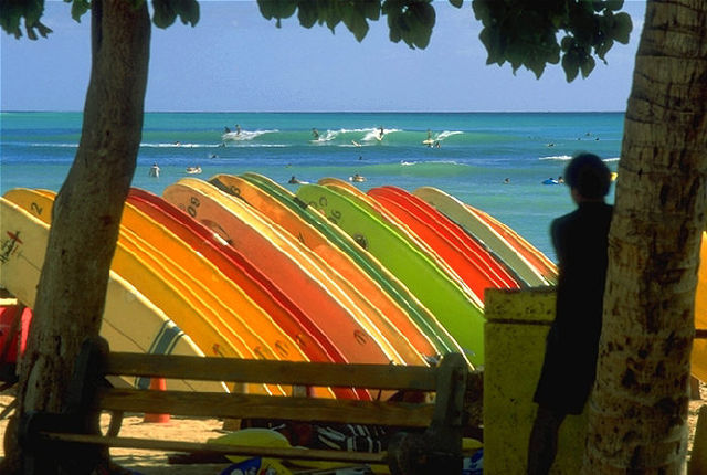 File:1999 - Surf &agrave; Waikiki Beach Honolulu Hawa&iuml;.jpg