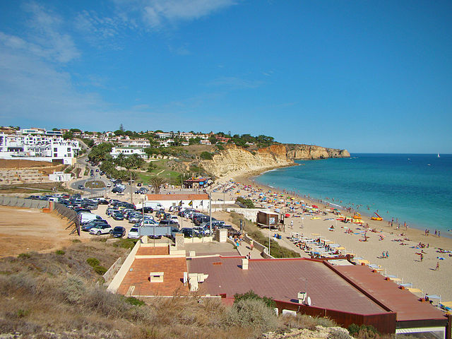 File:Praia do Porto de M&oacute;s.jpg