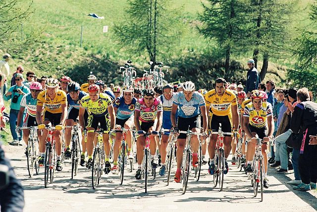 File:1991 Giro d'Italia Stage 13 Savigliano-Sestriere.jpg