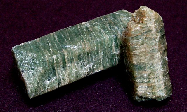 File:Apatite crystals.jpg